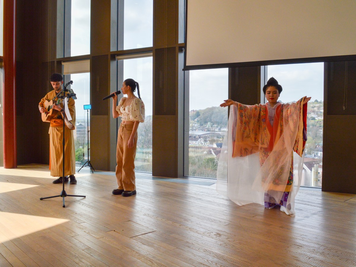 琉球舞踊とアイリッシュ Music のコラボレーション