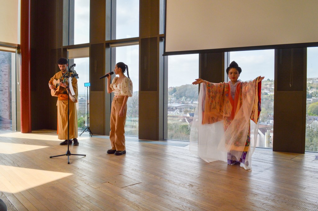 琉球舞踊とアイリッシュ Music のコラボレーション